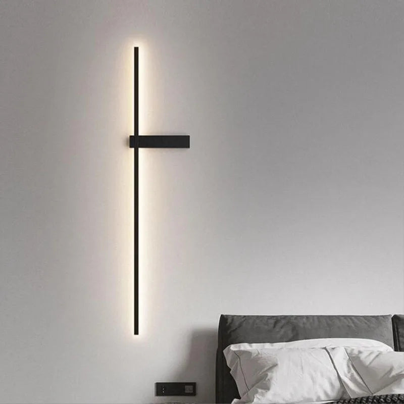 Czarna lampa ścienna, nowoczesna minimalistyczna do sypialni